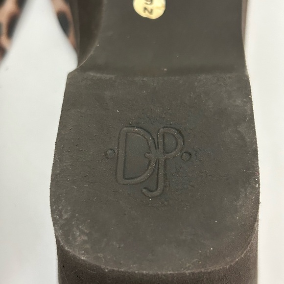 Donald Pliner Leopard Print Wedge Sandals Brown Tan Size 9N Narrow - Picture 11 of 11